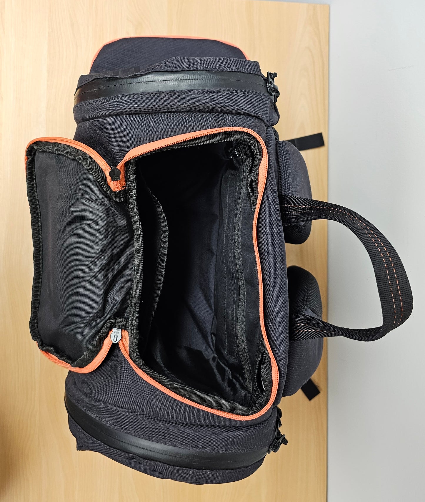 Used/Pre-Owned Squatch Legend 1.0 Disc Golf Bag